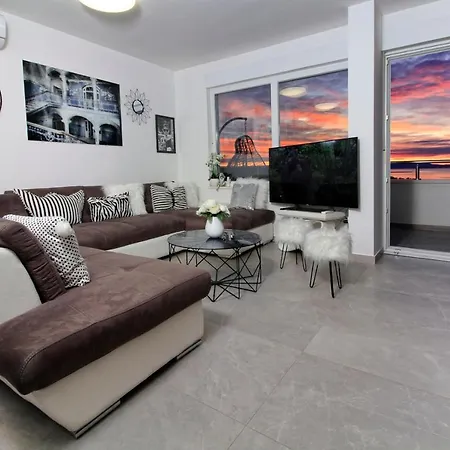Lux Penthouse With Beautiful Sea And Island View 6 + 2 Apartment