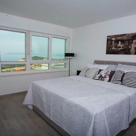 Lux Penthouse With Beautiful Sea And Island View 6 + 2 Apartment