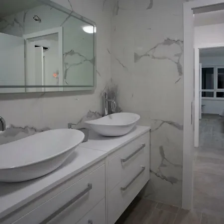 Lux Penthouse With Beautiful Sea And Island View 6 + 2 * Makarska