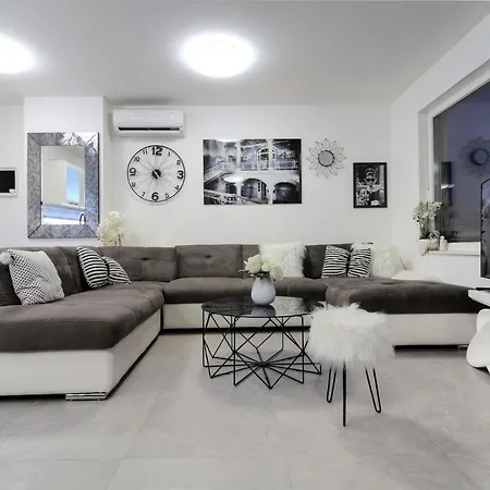 Lux Penthouse With Beautiful Sea And Island View 6 + 2