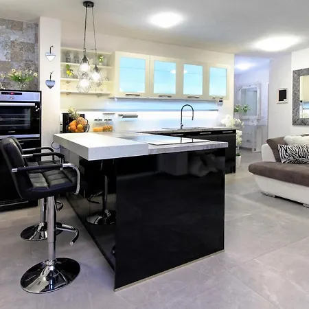 Lux Penthouse With Beautiful Sea And Island View 6 + 2