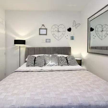Apartment Lux Penthouse With Beautiful Sea And Island View 6 + 2 Makarska