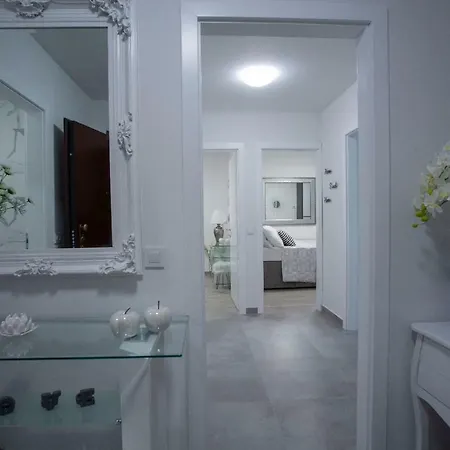 Lux Penthouse With Beautiful Sea And Island View 6 + 2 Apartment