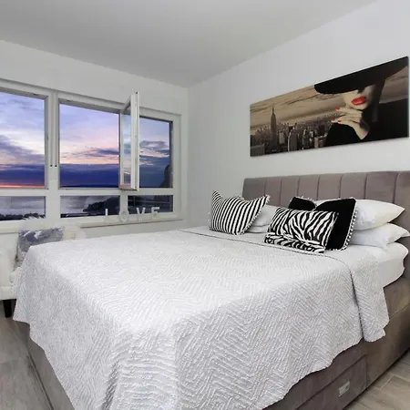 Apartment Lux Penthouse With Beautiful Sea And Island View 6 + 2